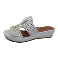 Lamour Des Pieds Women's Chorra In White Lamba Leather/Gold