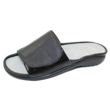 Naot Women's Ipo In Soft Black/Black Croco Leather
