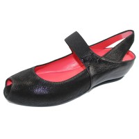 Pas De Rouge Women's Silvia R918 In Black Embossed/Crinkle Patent Leather